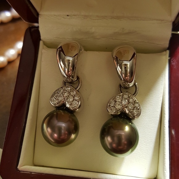 💜BLACK PEARL AND DIAMOND EARRINGS💜 - Picture 2 of 5